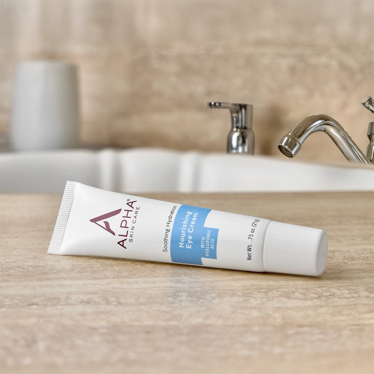 Nourishing Eye Cream with Hyaluronic Acid