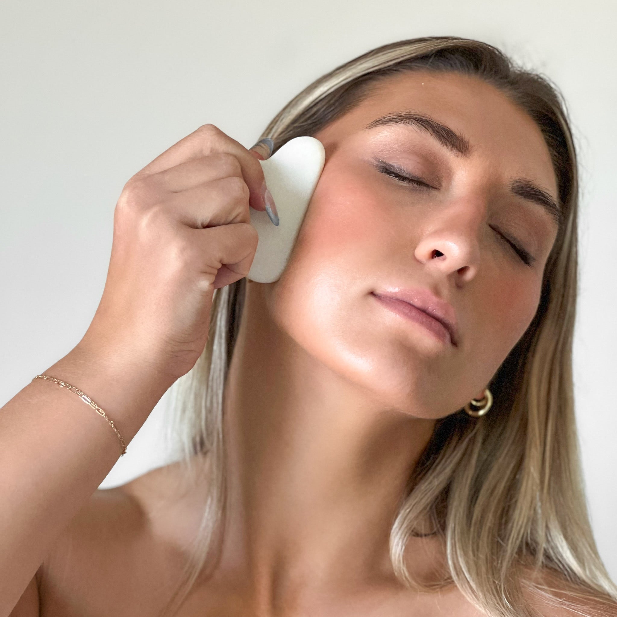 iShape フェイシャルローラー Cellsh セルシュ アイスジェルローラー ひんやり ジェル入り